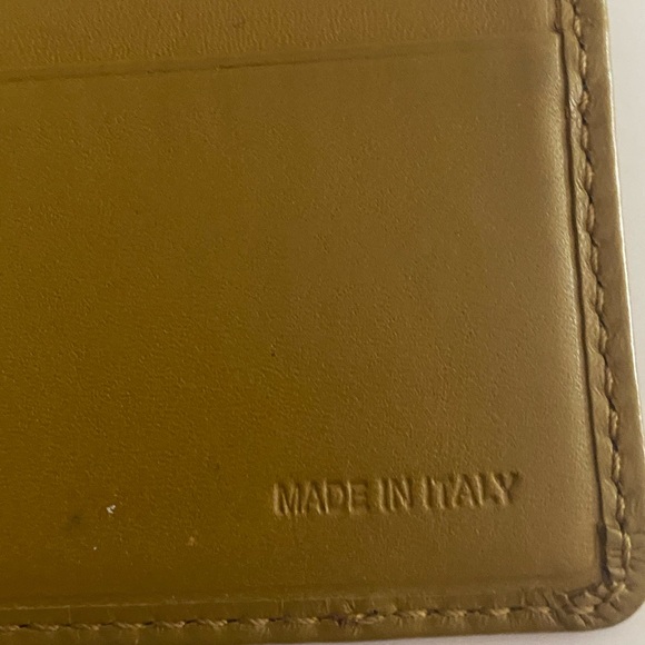 Authentic Burberry Men's Wallet - Picture 3 of 8